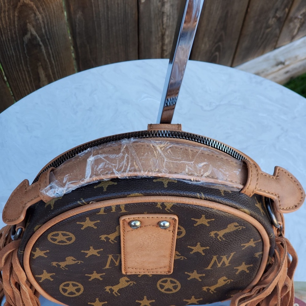 Montana West Signature Monogram Crossbody/Hip Bag - Picture 5 of 8